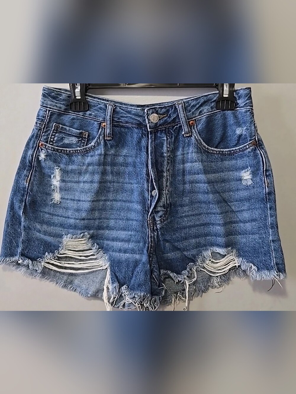 Song Women's High Rise Mom Short Jean Cut-off Shorts Distressed Drnim Sz. 7/28
